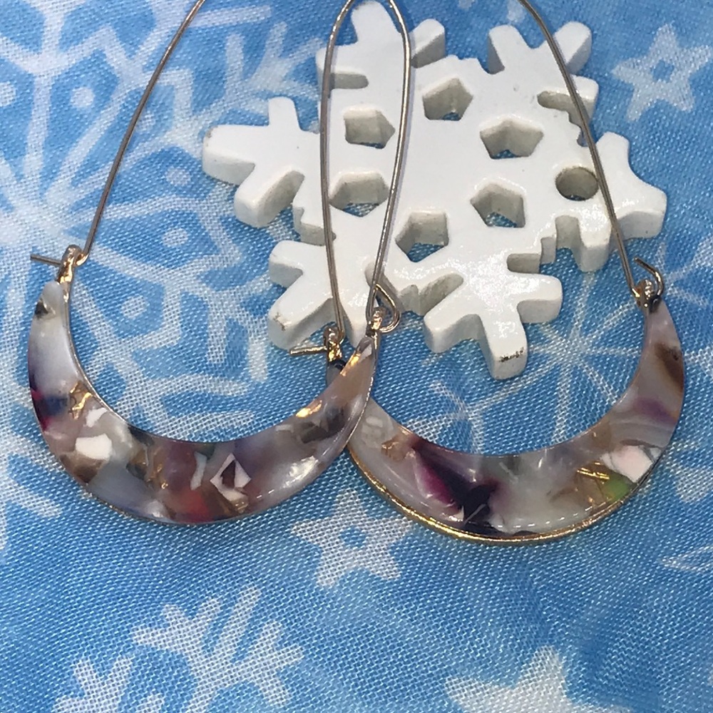 Multi-colored acetate/wire crescent hoop earrings. - Picture 3 of 4